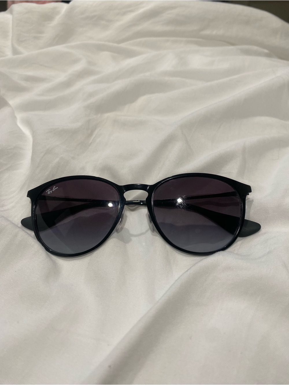 Ray-Ban Women's Black Frame Sunglasses with Gradient Dark Lenses